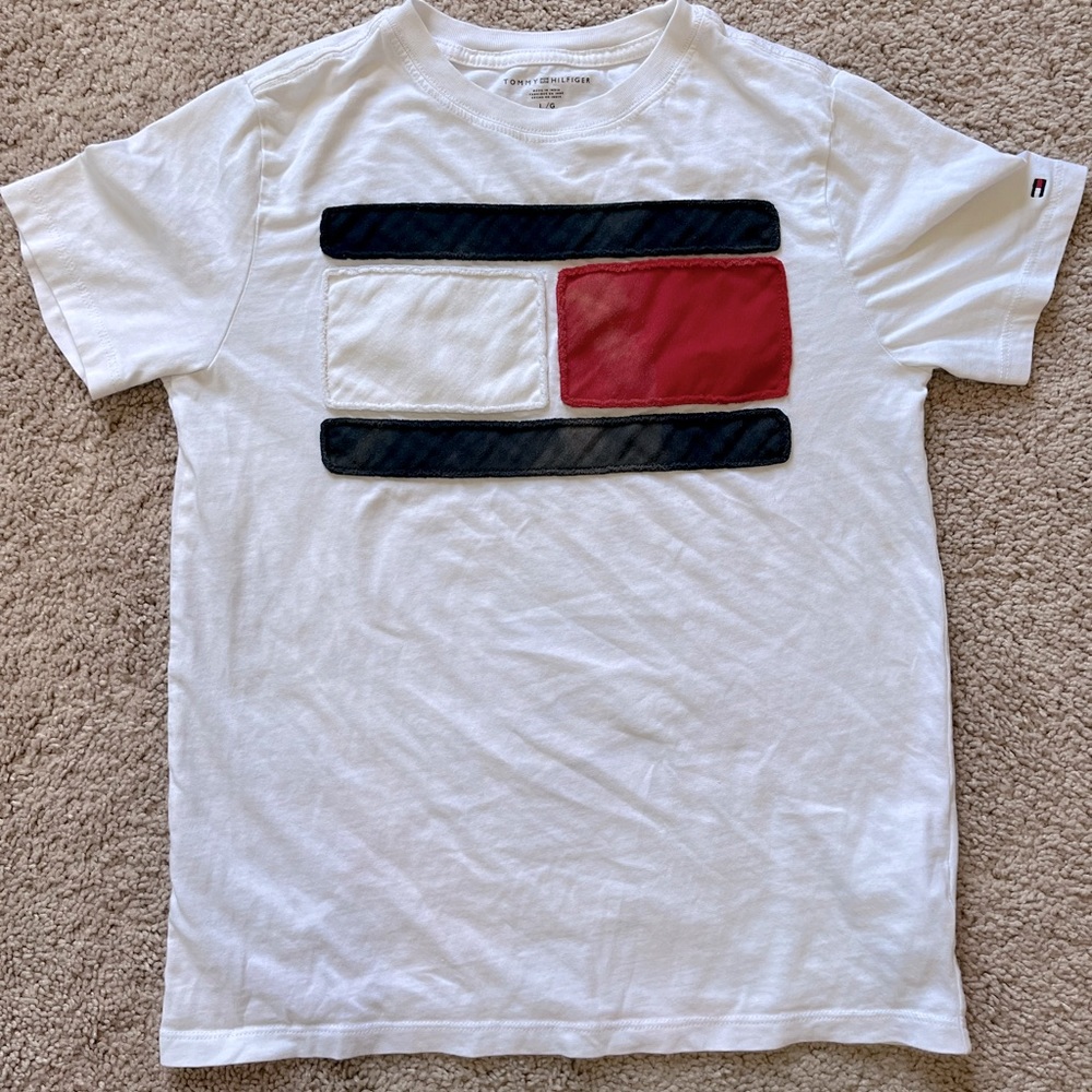 Tommy Hilfiger red white blue patch short sleeve white T shirt size Large